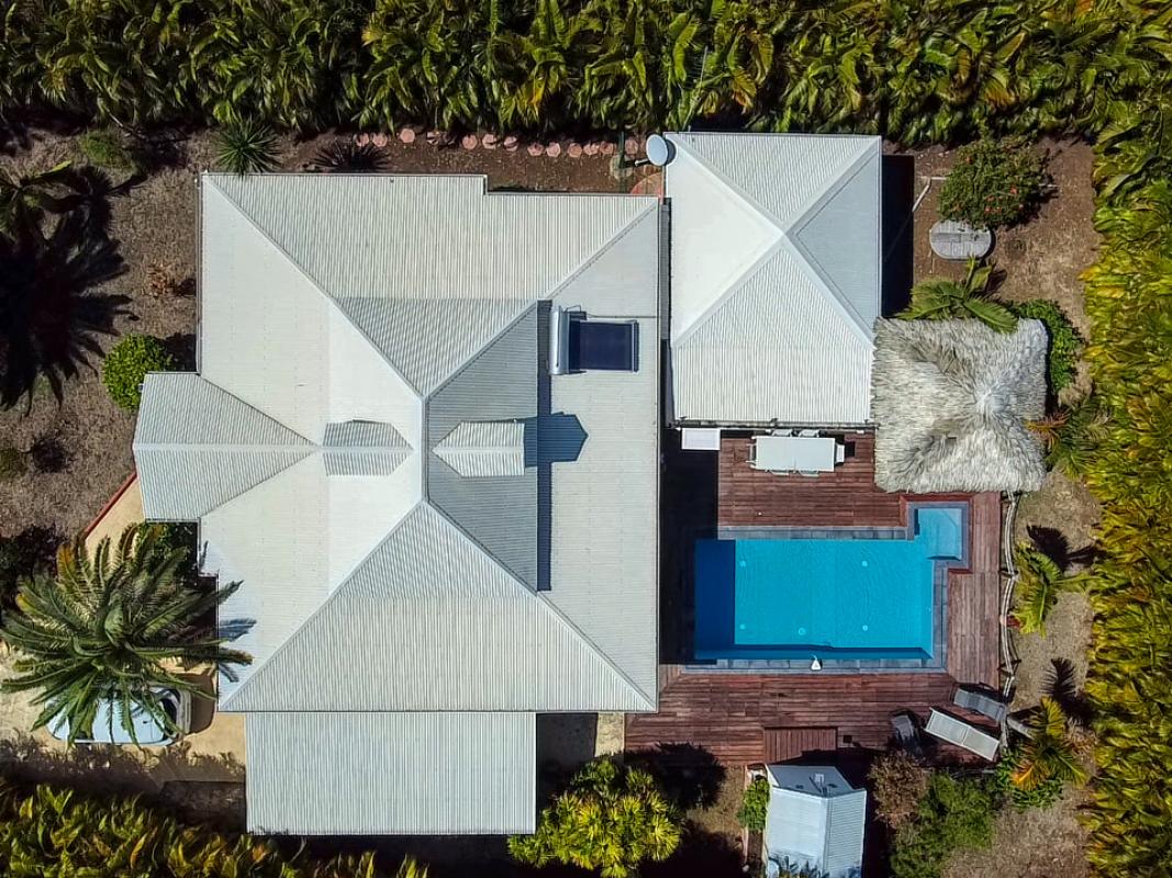 Location villa 4 chambres 11 personnes avec piscine à St François en Guadeloupe - vue aerienne